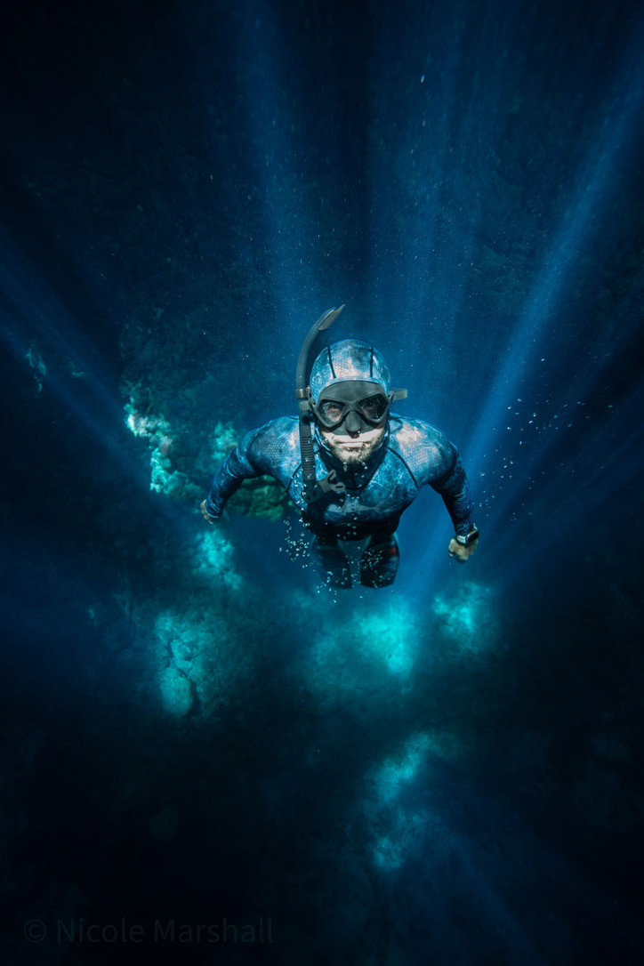 Ibby Hamza freediving underwater
